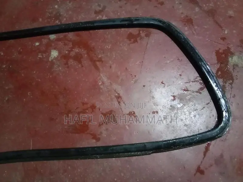 Tata 207 Lorry Glass Rubber Bind