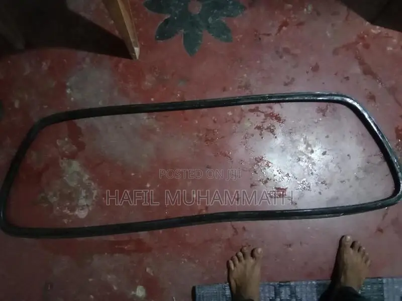 Tata 207 Lorry Glass Rubber Bind