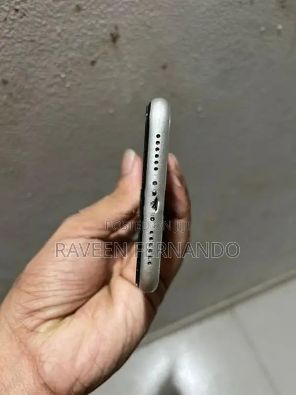 Apple iPhone 11 (Used)