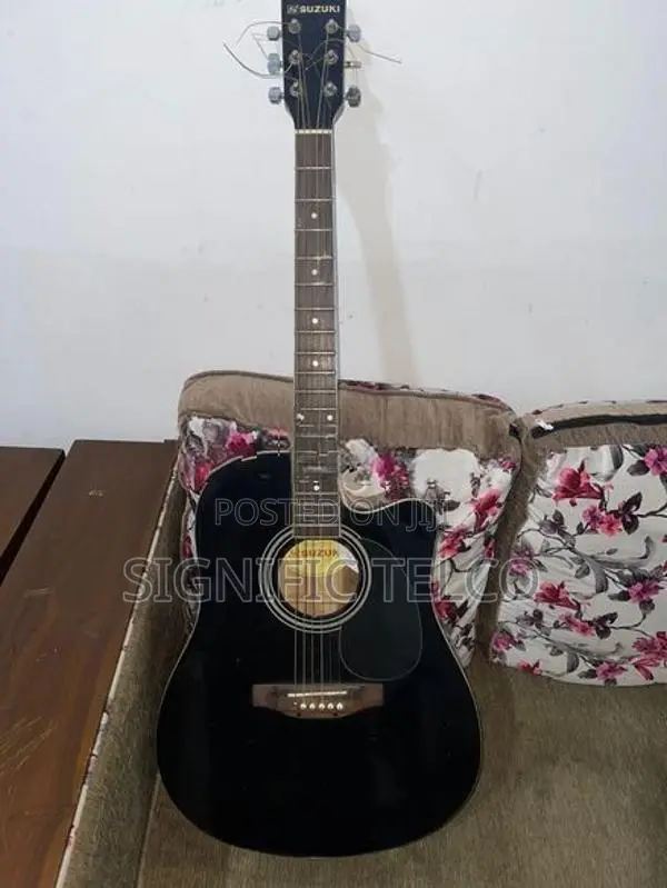 Suzuki Acoustic Guitar
