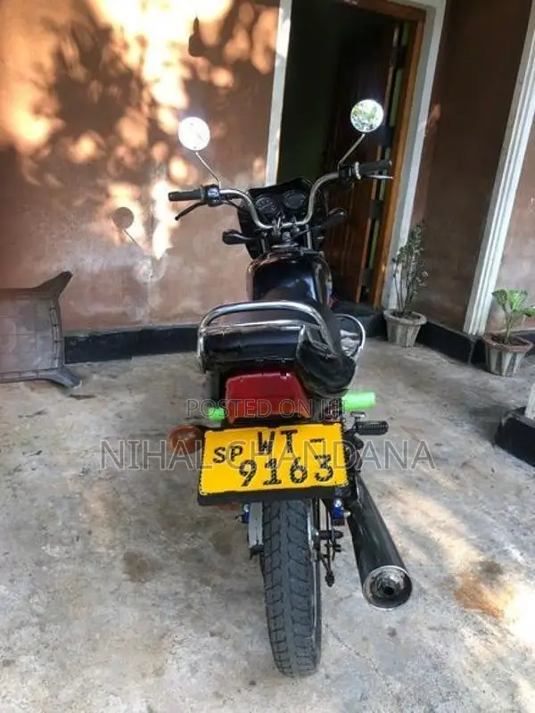 Bajaj CT100 2011