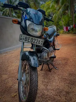 Bajaj CT100 2016