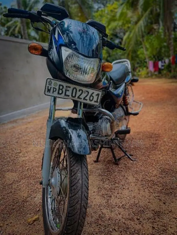 Bajaj CT100 2016