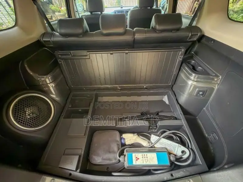Mitsubishi Outlander G-Navi 2014