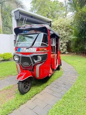 Bajaj RE Three Wheeler 2016