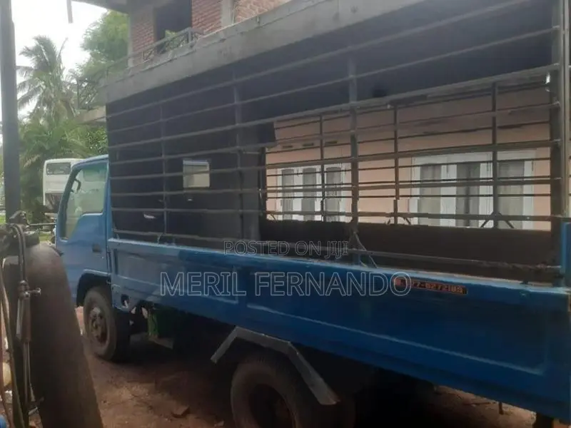 Isuzu Elf 1981
