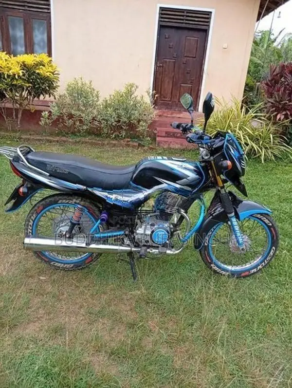 Bajaj CT100 2015