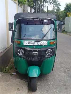 Bajaj RE 2015