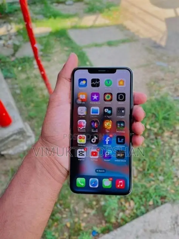 Apple iPhone XS Max (Used)