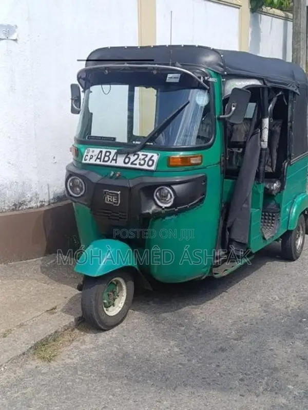 Bajaj RE 2015