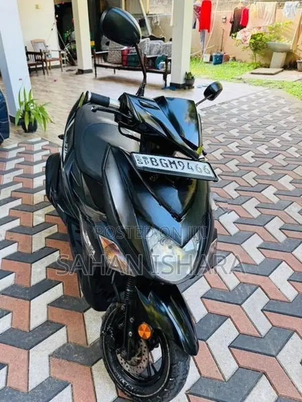 Yamaha Ray ZR Dark Night 2018