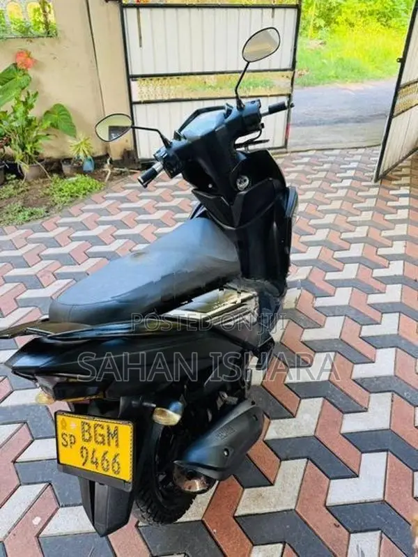 Yamaha Ray ZR Dark Night 2018