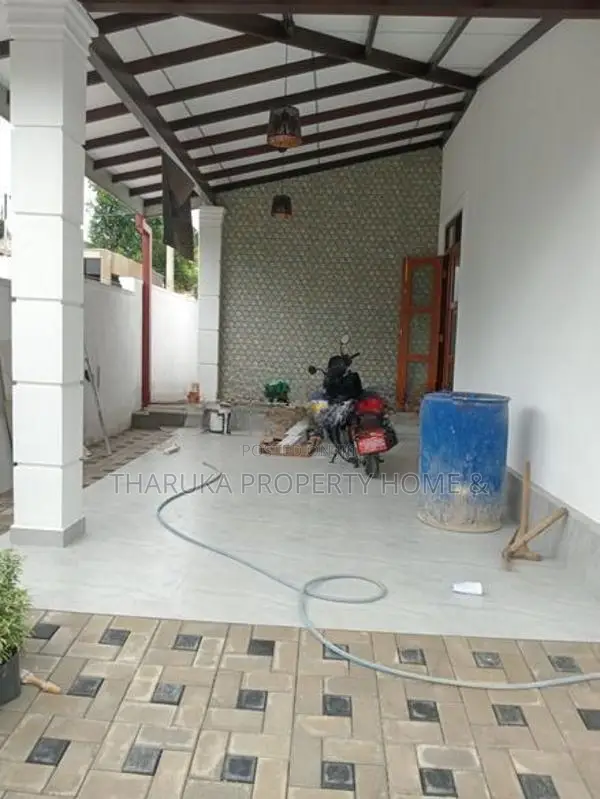 Kesbawa Brand New House for Sale
