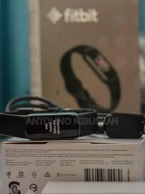Fitbit Luxe Fitness and Wellness Tracker