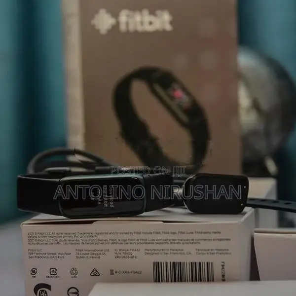 Fitbit Luxe Fitness and Wellness Tracker