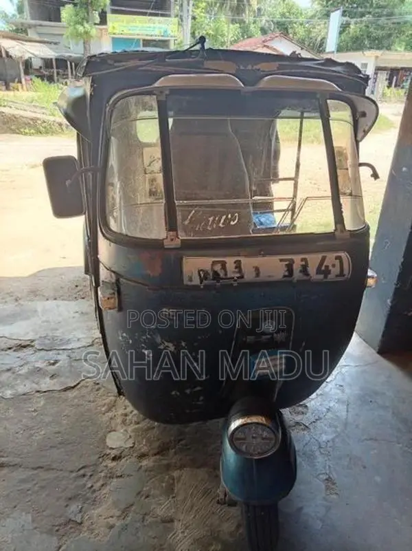 Bajaj RE 2005