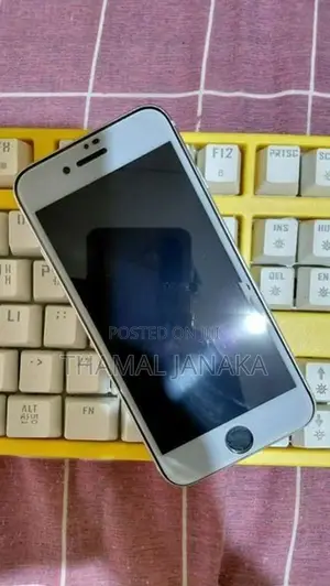 Apple iPhone SE 3 (Used)