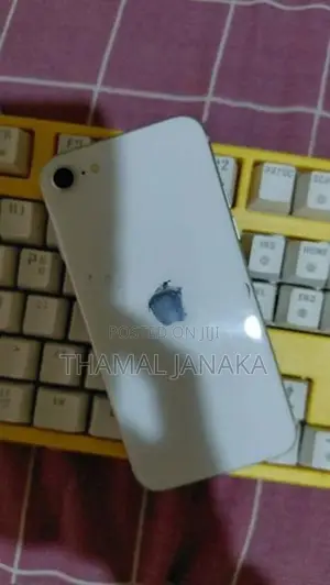 Apple iPhone SE 3 (Used)