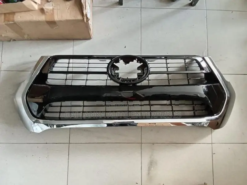 Toyota Hilux Revo Grille