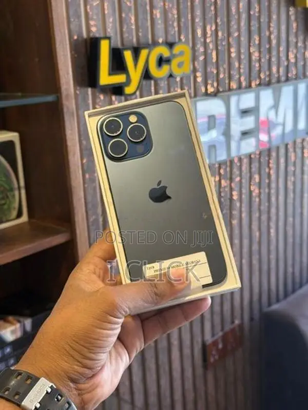 Apple iPhone 15 Pro Max 256GB (Used)