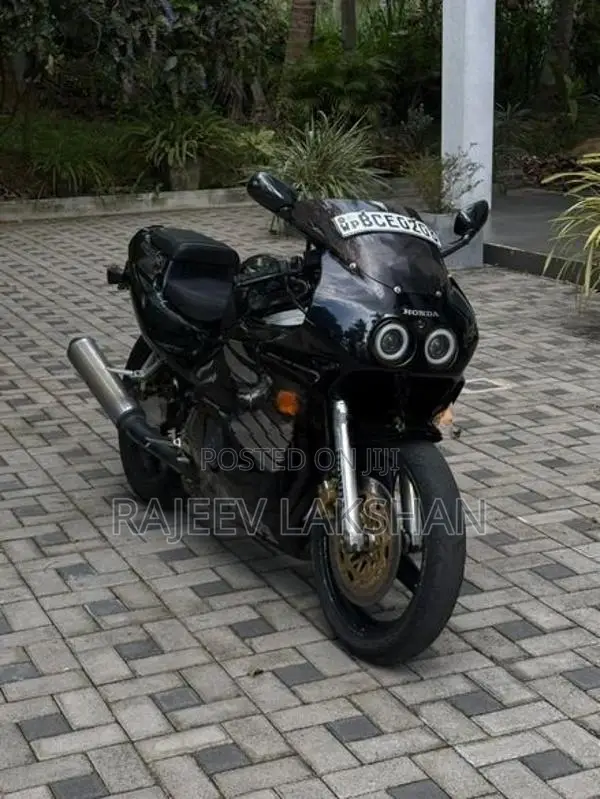Honda CBR 150R CBR250 2015