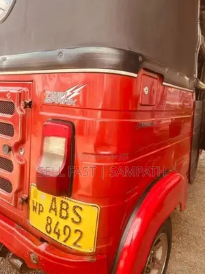 Bajaj RE 4 Sroke 2018
