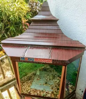Fish Tank with Roof