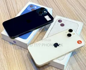 Apple iPhone 13 Midnight - Starlight (Used)