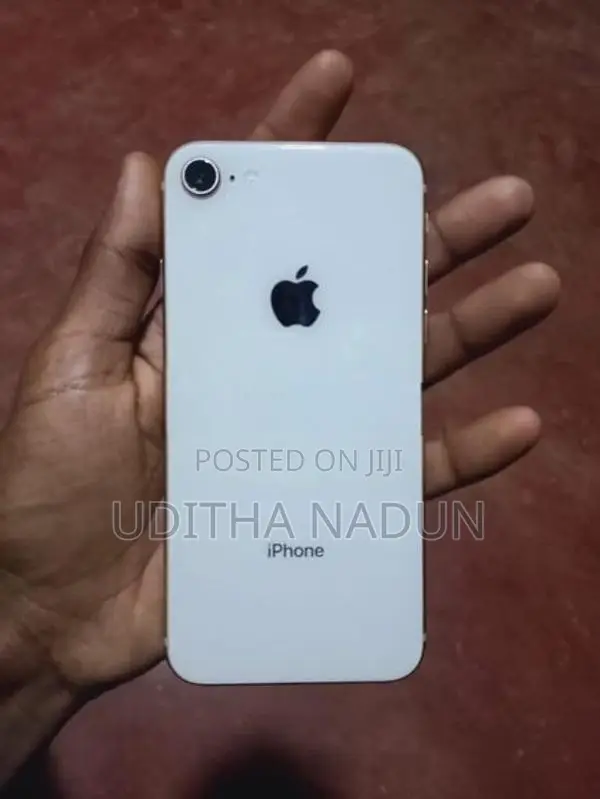 Apple iPhone 8 (Used)