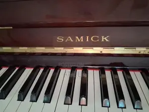 Samick Imperial 3 Paddles Piano