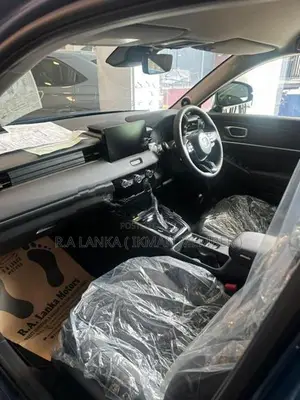 Honda Vezel Premium 2026
