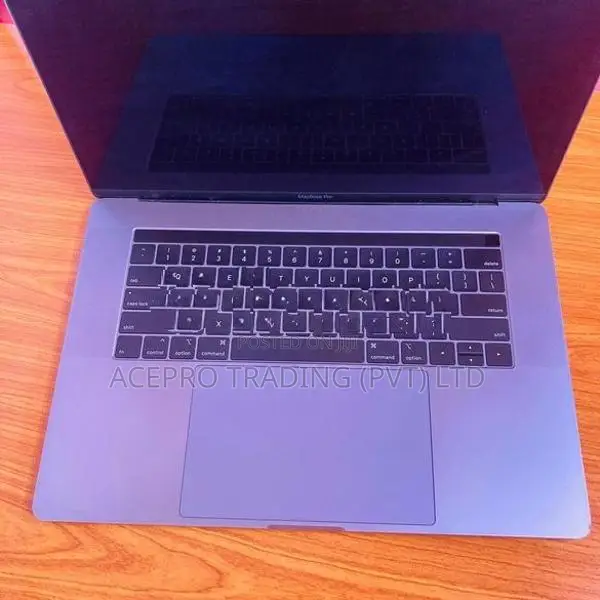 Apple MacBook Pro 2019 i9 (16GB RAM 1TB SSD) 16''