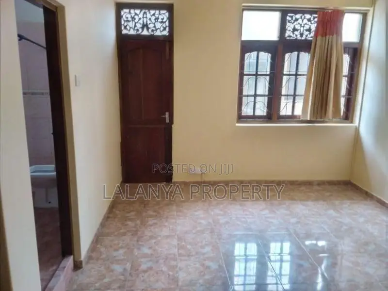 1500 Square Feet 1st Floor  for Rent in Colombo 03 CGGG-A1