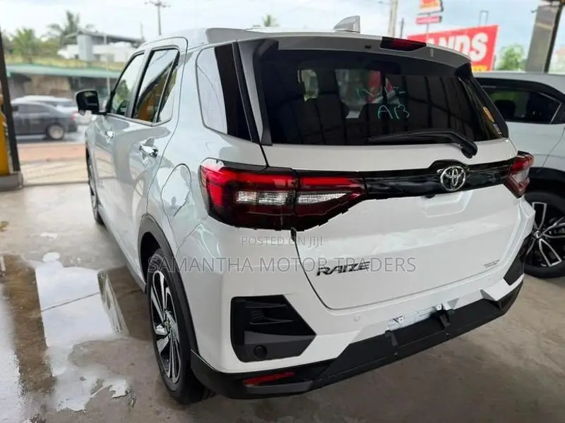 Toyota Raize 1200cc full petrol 2025