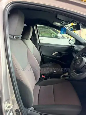 Toyota Yaris G LED 2024