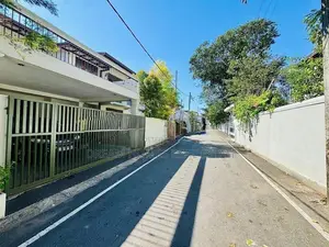 Modern 5 Bedroom House with Rooftop Terrace for Sale
