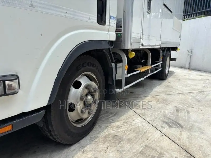 Isuzu Elf 14.5 Freezer 2016