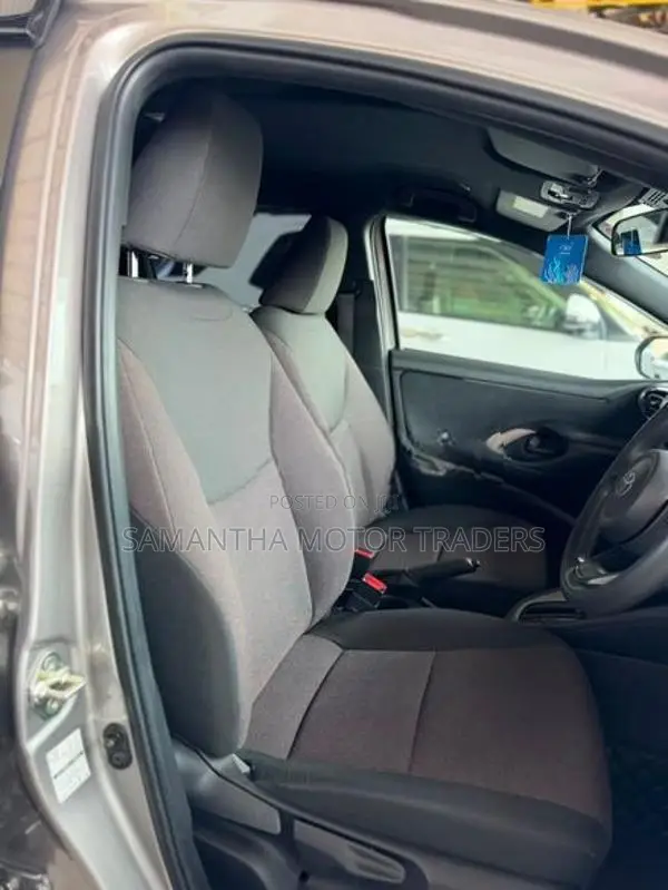 Toyota Yaris G LED 2024