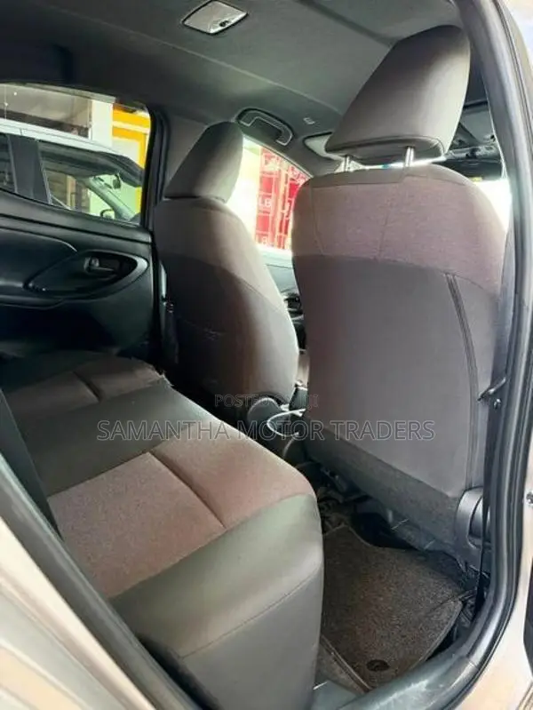 Toyota Yaris G LED 2024