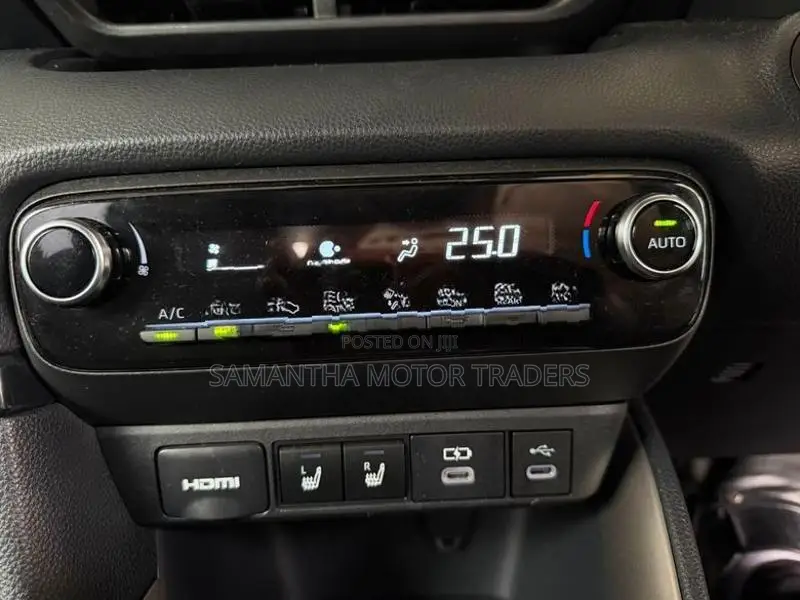 Toyota Yaris G LED 2024