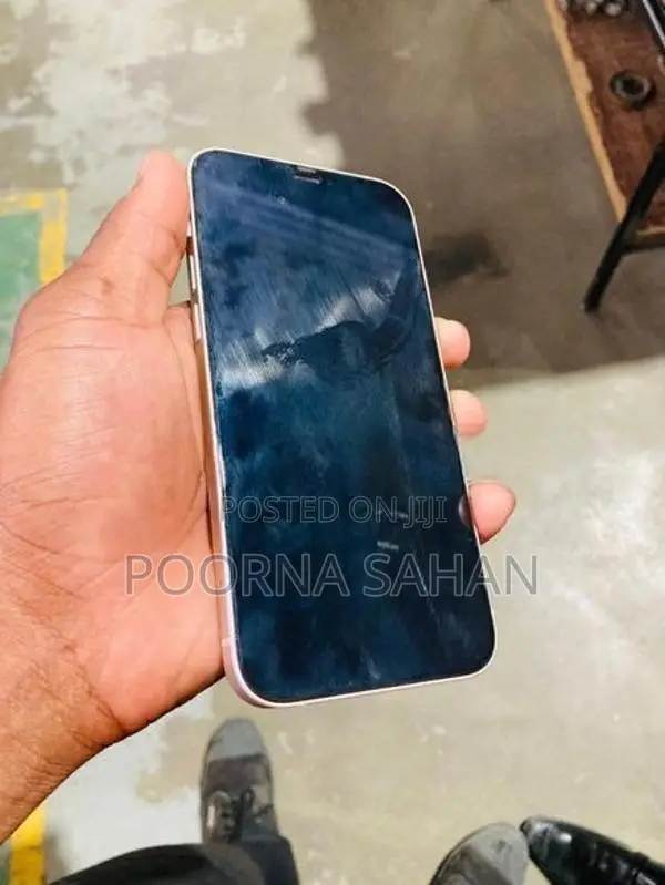 Apple iPhone 12 128GB (Used)