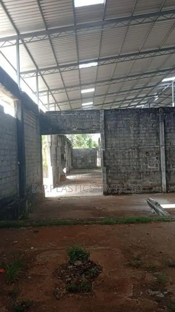 Warehouse for Long-Term Rent Kadawatha