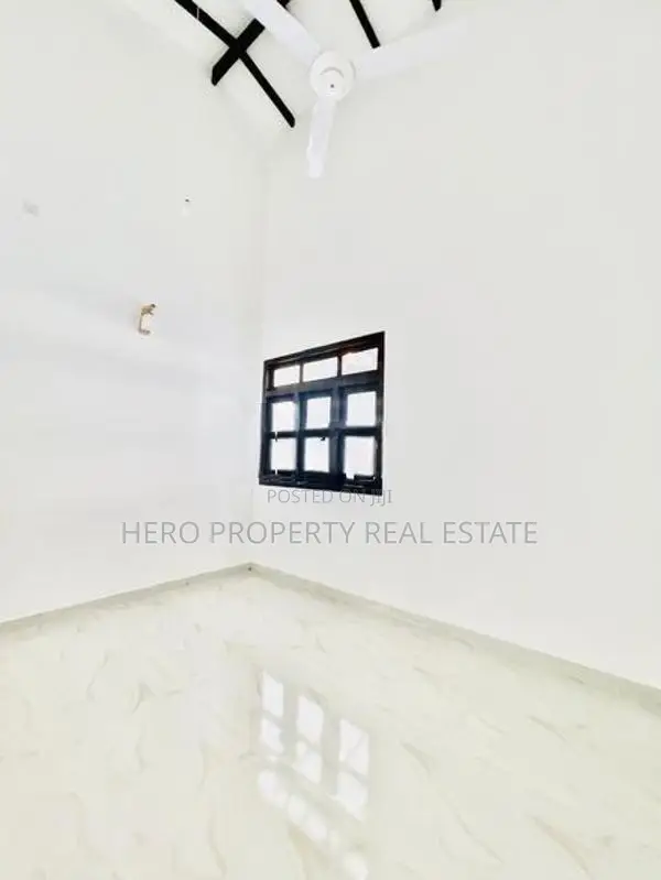 Modern House for Sale in Athurugiriya