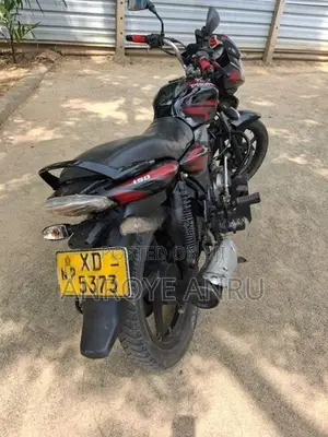 Bajaj Discover 150 2015