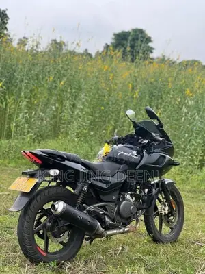 Bajaj Pulsar 220F 2011