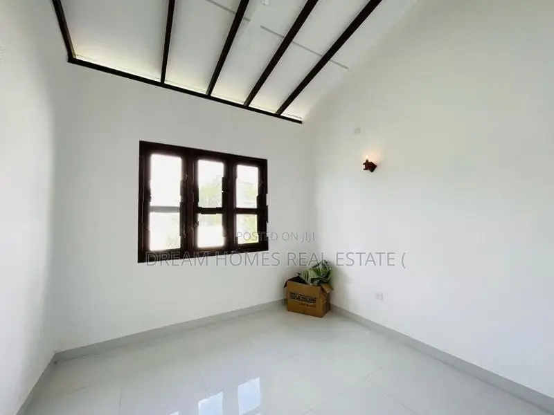 New Modern House for Sale in Athurugiriya