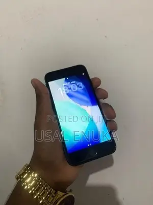 Apple iPhone SE 2 (Used)