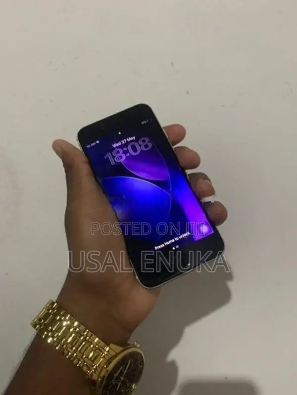 Apple iPhone SE 2 (Used)