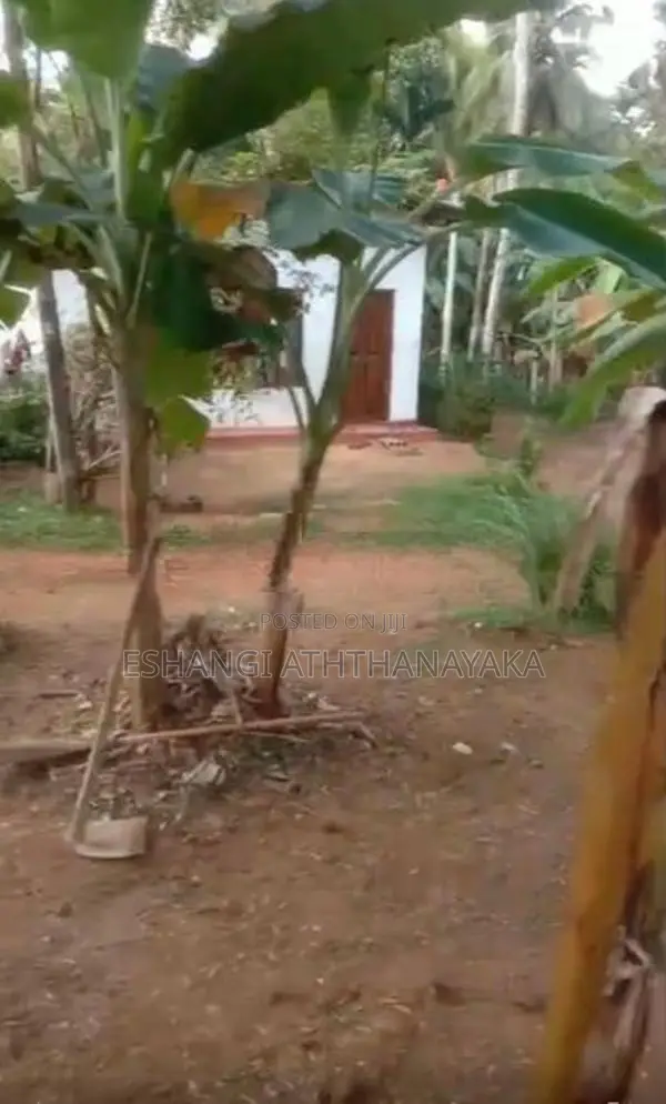 27 Perch Land for Sale in Padukka