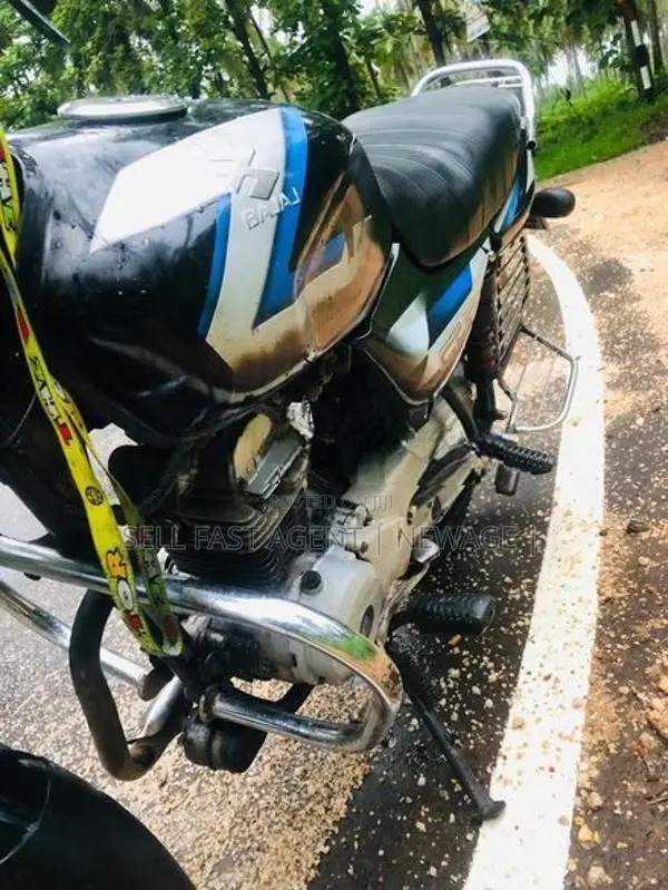 Bajaj CT100 2011